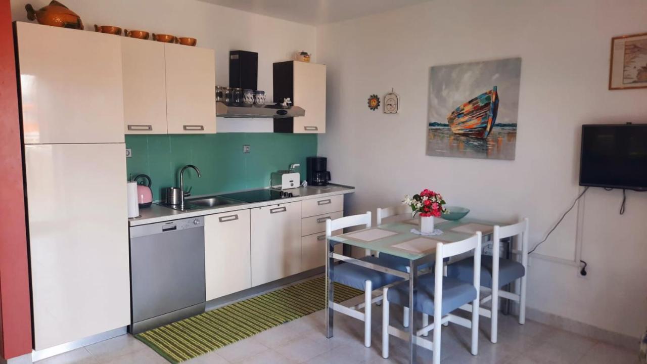 Oasis Apartments Sutivan Dış mekan fotoğraf