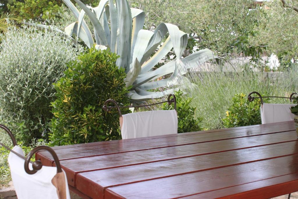 Oasis Apartments Sutivan Oda fotoğraf